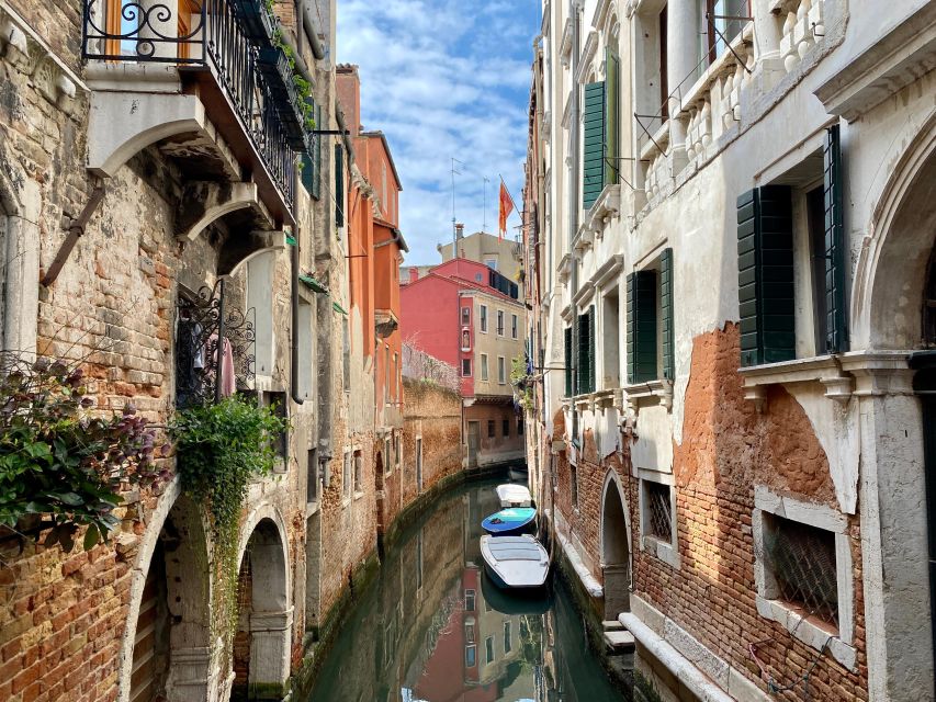 Venice: Guided City Highlights and Street Food Tour - Walking Pace: Short Segments, Still a 2.5-Hour Route