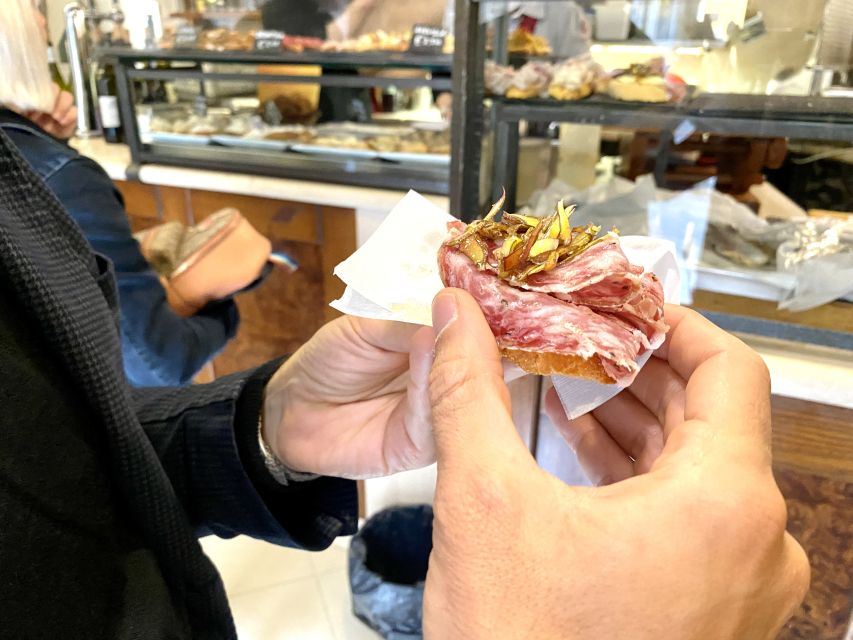 Venice: Street Food Tour with a Local Guide and Tastings - Meeting at Campo San Bartolomio and Getting Oriented in Real Venice