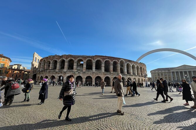 Verona: City Walking Tour with Cable Car Ride & Wine Aperitif - Juliet’s House from the outside: balcony photos and good-luck rituals