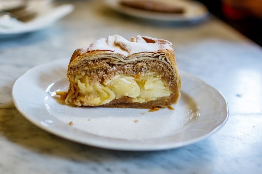 Vienna: Typical Austrian Food Tour with Coffee House Visit - How the 4-hour format works (and how to avoid the food crash)