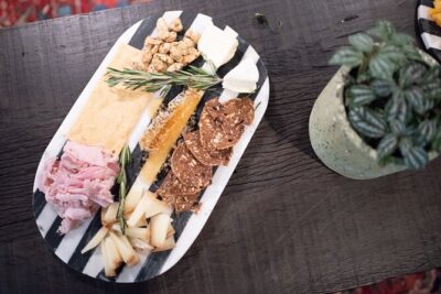 Walking Food Tour of Downtown Fairhope - Stop 1: Fairhope Foodie Tastings, Seafood to Fairhope Float
