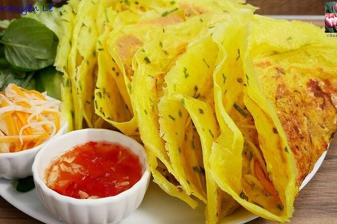 Walking Street Food Tour in Hanoi and Train Street - Old Quarter food stops: bun cha, pho bo, banh mi, and more