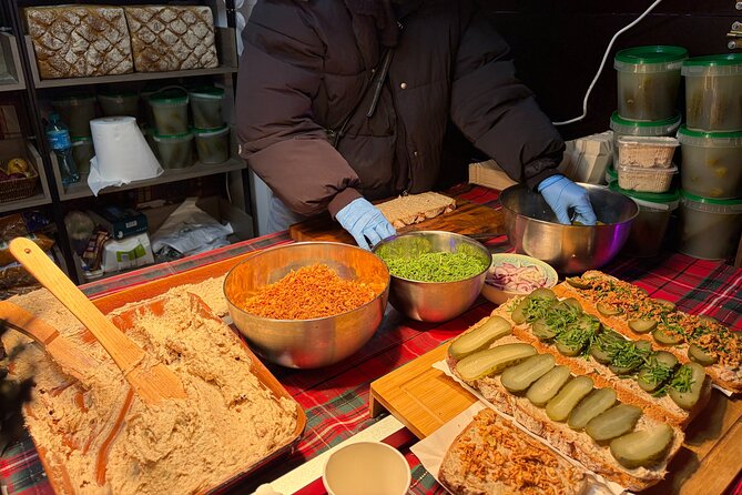 Warsaw Foodie Tour - Food, Drinks, History & Traditions - Where it starts: plac Defilad and a quick orientation