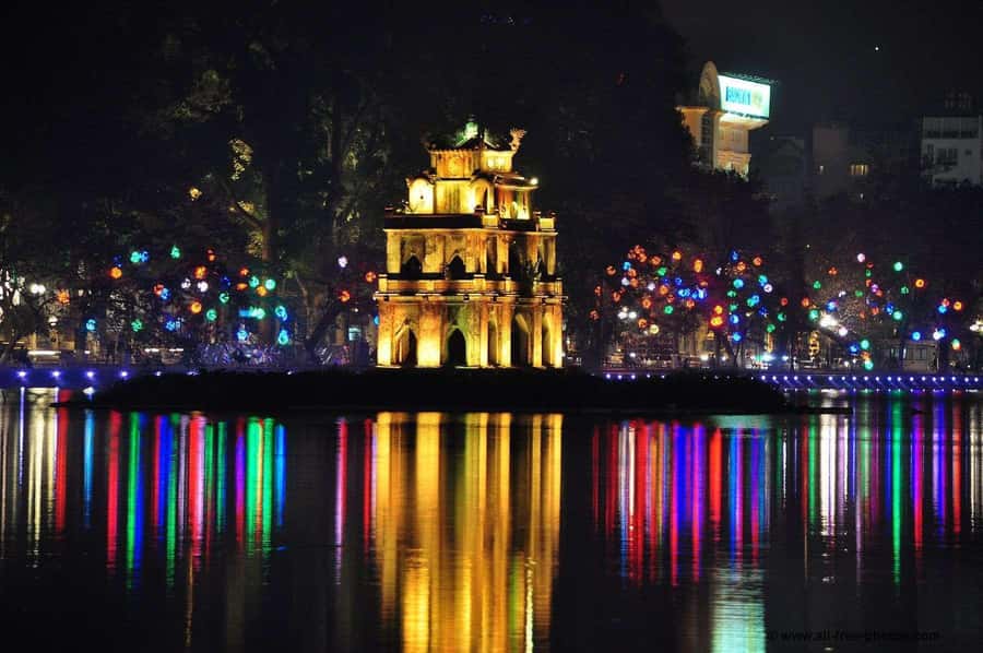 Weekend Hanoi Night Market & Street Food Tour - Should you book this Hanoi night market street food tour?