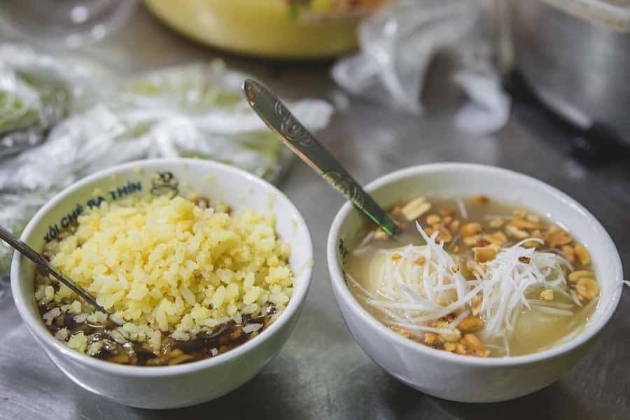 Weekend Hanoi Night Market & Street Food Tour - What the guide does for you (beyond just pointing)