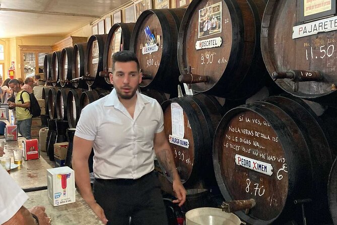 Wine and Tapas walking Tour in Malaga - Pace, group size, and who this tour suits best