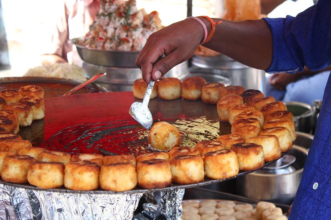Winner Mumbai Street Food Tour in the World Top 20 by Guardian - Stop 5: Pancham Puriwala thali for a satisfying North Indian finale