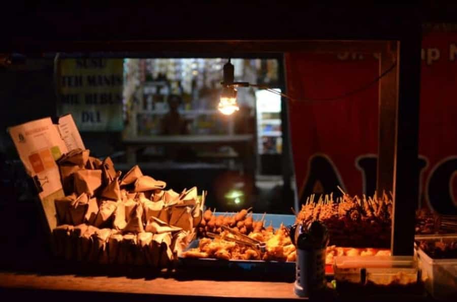 Yogyakarta: Guided City Walk and Food Tour - Food strategy: what you’ll likely taste and how spice is handled