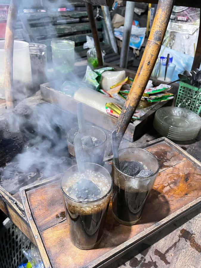 Yogyakarta: Nighttime Walk and Food Tour - Titik Nol Kilometer: local snacks with a sense of place