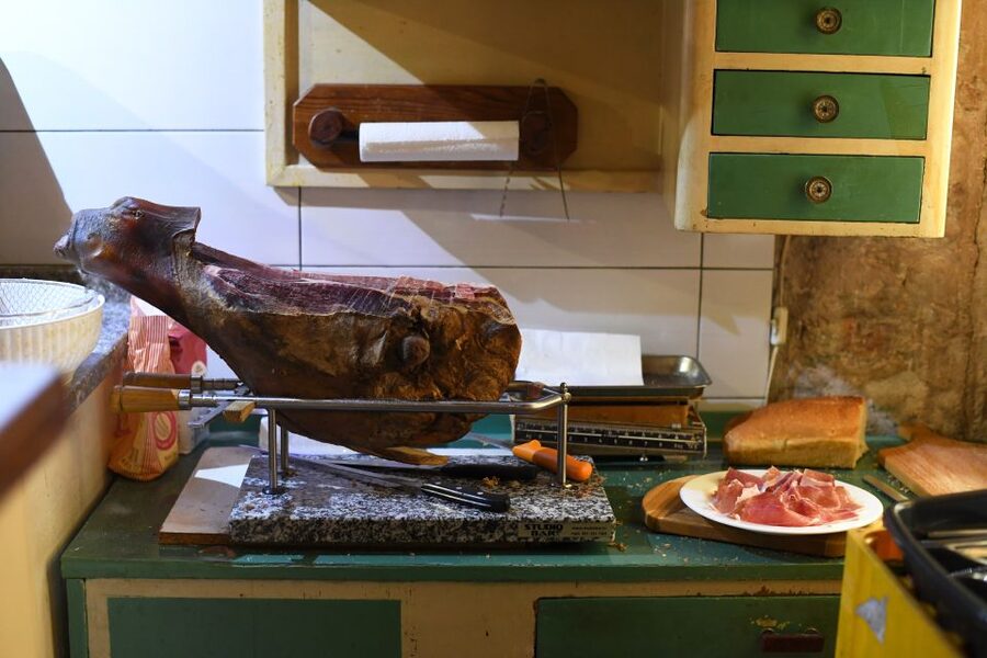 Zadar: Culinary Walking Tour with Food Tastings - Zadar’s Dalmatian flavors make perfect walking-tour fuel